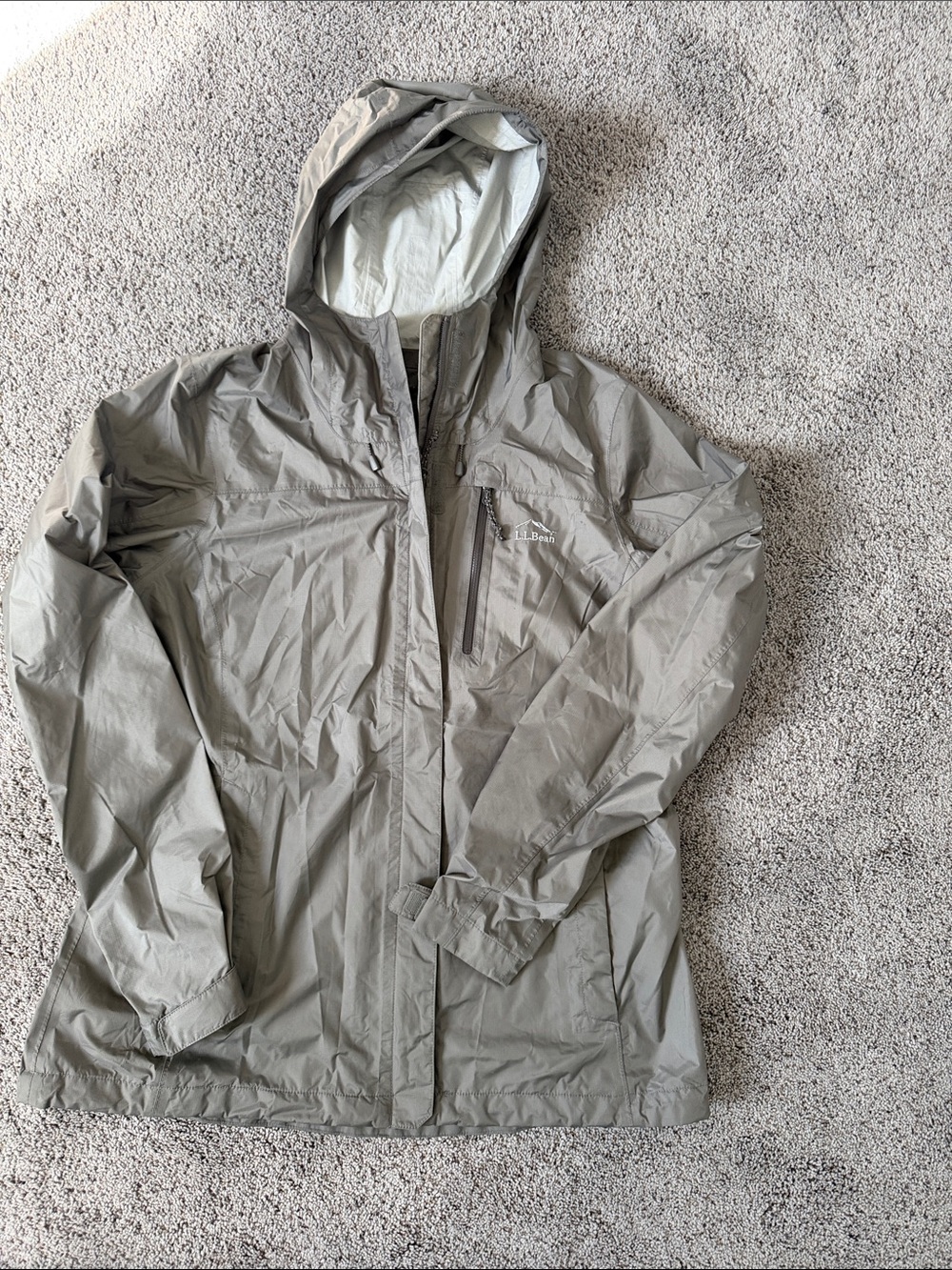 LL Bean Lightweight Hooded Rain Jacket in Light Gray